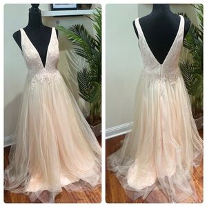 Gianni Bini Soft Pink/Peach Tulle Beaded Deep-V Fit and Flare Prom Wedding Dress